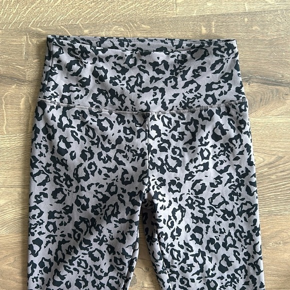Gray and black leopard leggings - Picture 2 of 2